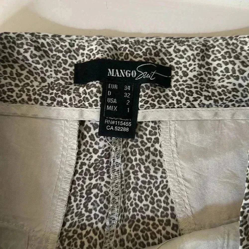 Mango Animal Print Pleated Shorts Gray Black Size 2 Chic Flowy - Picture 3 of 6